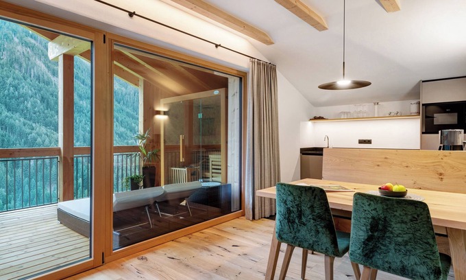 San Cipriano Apartamento | Apartamento 'Striona' con vistas a la montaña, terraza compartida y Wi-Fi