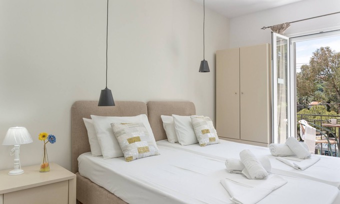 Panormos Apartamento | Apartamento 'Studio No 11' con piscina compartida, Wi-Fi y aire acondicionado