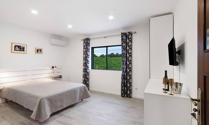 Moncarapacho e Fuseta Apartamento | Apartamento 'Sunset' con terraza compartida, Wi-Fi y aire acondicionado