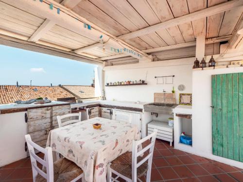 Rimini Historic Center Apartamento | Apartment Terrace by Interhome