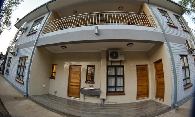 Gaborone Apartamento | Apartment Two-One-Two Eleven