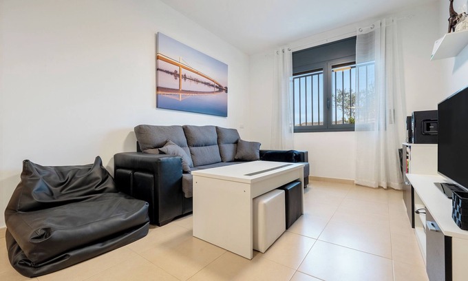 Sant Jaume d'Enveja Apartamento | Apartamento 'Viudelta' con vistas a la montaña, piscina privada, aire acondicionado y Wi-Fi