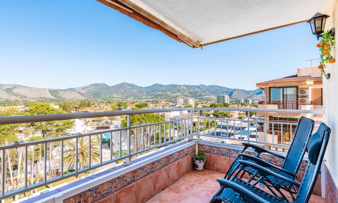 Benicassim Apartamento | Apartamento 'Vistas Mediterráneo' con vistas a la montaña y al Mediterráneo