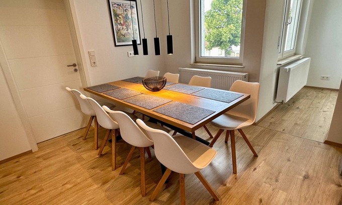 Biebesheim am Rhein Apartamento | Apartamento 'Wohnen Auf Zeit - No1' con terraza privada, balcón y Wi-Fi