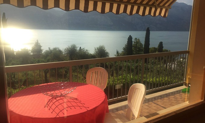 Malcesine Apartamento | Apartamento con 2 dormitorios y vistas impresionantes al lago