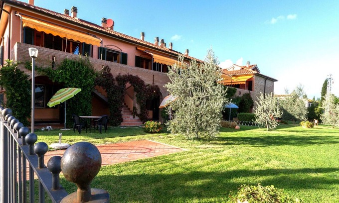 Sughera Apartamento | Bonito apartamento con piscina, WIFI, A/C, TV, veranda, vista panorámica, cerca de San Gimignano