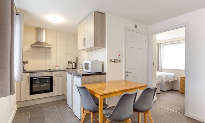 Hele Apartamento | Coastal Charm Retreat in Ilfracombe