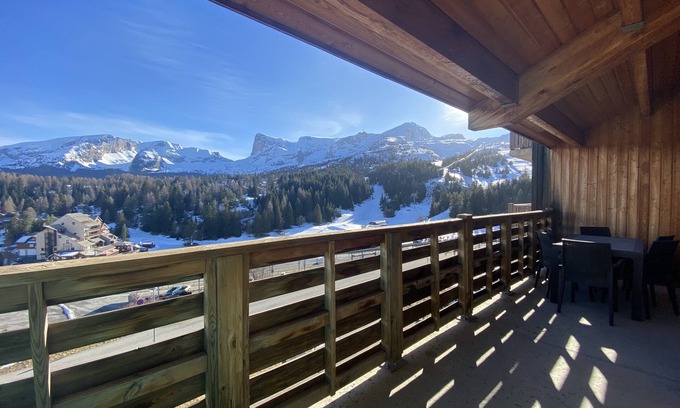 Saint-Etienne-en-Devoluy Apartamento | Apartment with balcony and superb view