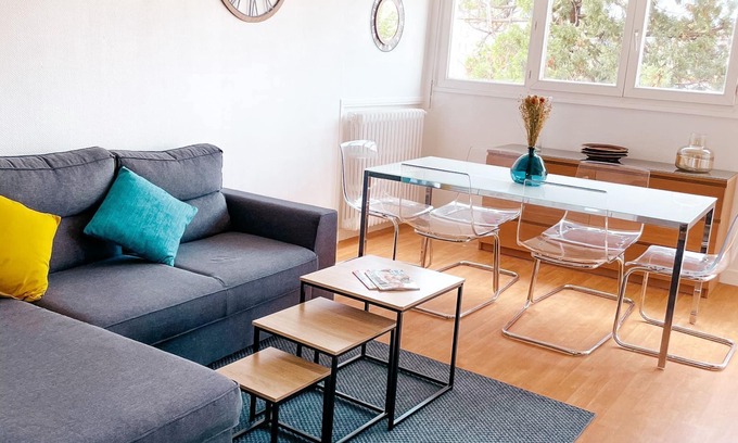 Sud-Gare Apartamento | Apartment with Balcony, 4 bedrooms, space & comfort, Centre Gare