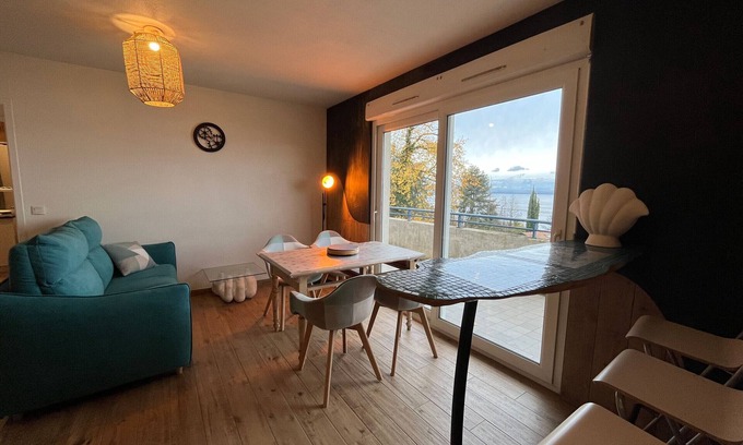 Publier Apartamento | Apartamento con piscina y parking en Évian-les-Bains