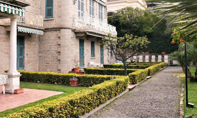 Vallecrosia Casa | apartamento con jardín en edificio histórico con gran parque