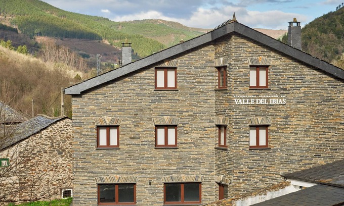 Cecos Apartamento | Apartamento con vistas a la montaña y jardín compartido Valle del Ibias 1 dch
