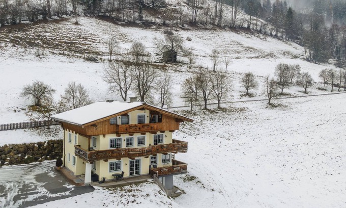 Goldegg Apartamento | Apartment with pool and plenty of space