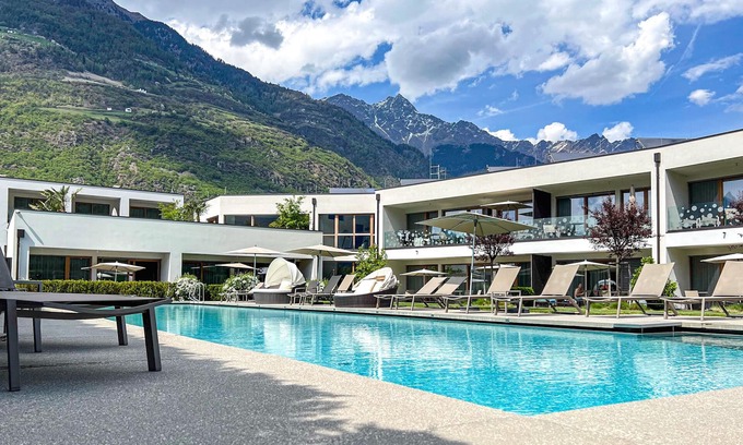 Plaus Apartamento | Apartment with pool view