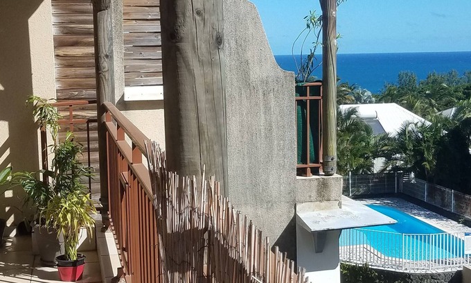 Manapany-les-Bains Apartamento | Apartment with sea view terrace Manapany les Bains.