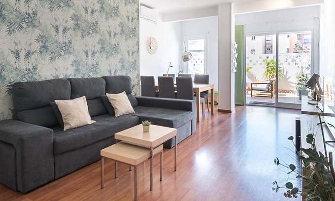 La Font de la Guatlla Apartamento | Apartamento con terraza a un paso de Montjuic