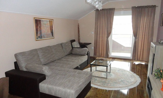 Kulen Vakuf Apartamento | Apartments A&D - One Bedroom Apartment with Terrace and River View (Ana)