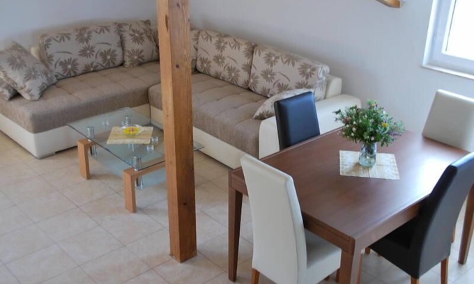 Maslinica Apartamento | Apartamentos A4 con vistas a la bahía de Sesula, a pocos minutos de la playa.