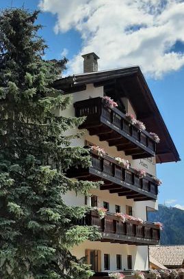 Colfosco Apartamento | Apartments Antares