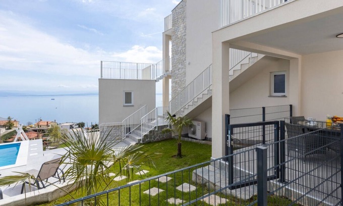 Bregi Apartamento | Apartments Bregha - One Bedrom Apartment with Terrace