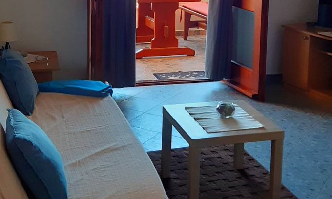 Kozarica Apartamento | Apartments Cumbelic - One Bedroom Apartment with Balcony and Sea View A1