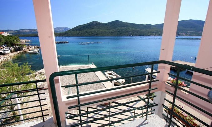 Putnikovic Apartamento | Apartamentos Ereš Zuronja-Apartamento de 1 dormitorio con vistas al mar 1