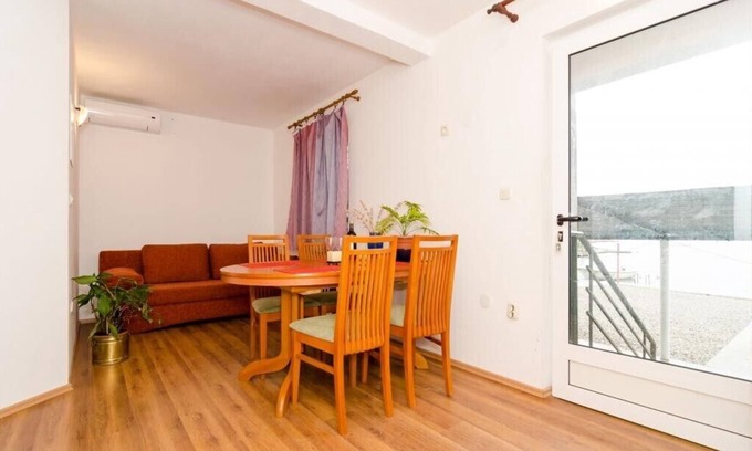 Putnikovic Apartamento | Apartamentos Ereš Zuronja-Apartamento de 1 dormitorio con vistas al mar 3