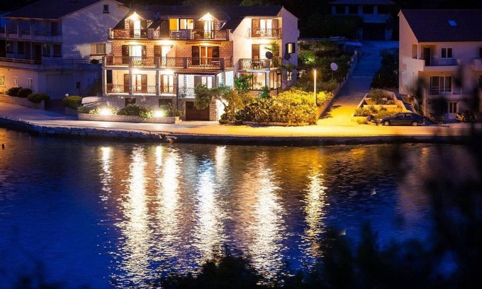 Pasadur Apartamento | Apartments Malo Lago - One-Bedroom Apartment with Balcony and Sea View - 2nd floor (Apartment 6)