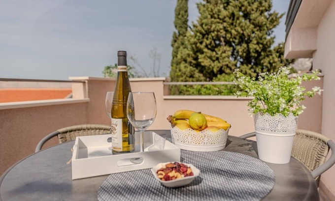 Ribarica Apartamento | Apartments Mil (111871-A2) - Karlobag