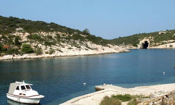Cove Rogacic Apartamento | Apartments Roki (103621-A2) - Vis - island Vis