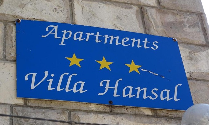 Saplunara Apartamento | Apartments Villa Hansal