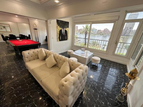 Oula Apartamento | APOLO- 3 Bedroom Luxury Nile View Apartment