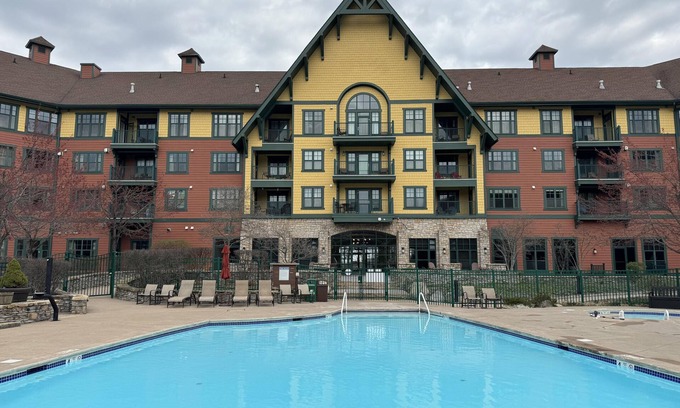 Vernon Condominio | Appalachian @ Mtn Creek Pool Hot Tubs Sauna Gym Deck Mtn Front #136