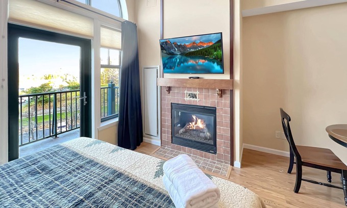 Vernon Condominio | Appalachian @ Mtn Creek Pool Hot Tubs Sauna Gym Deck Mtn Views #419