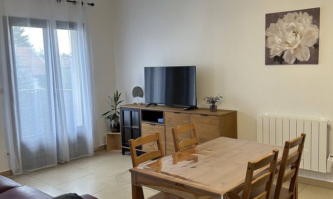 Chelles Apartamento | Apparemment Chaleureux à 30 min Paris,cdg, Disney