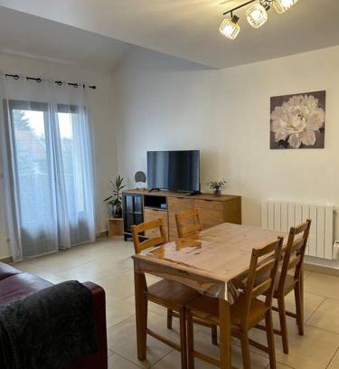 Chelles Apartamento | Appart’ chaleureux proche Paris