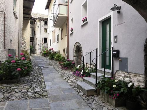 Villa di Chiavenna Apartamento | Appartamento CADELAVE