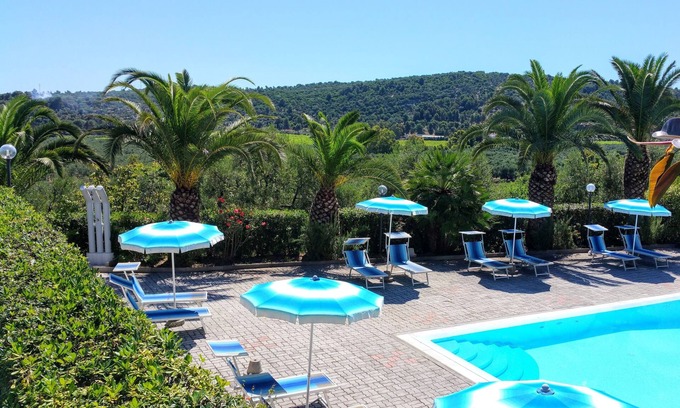 Montincello Apartamento | Appartamento con Piscina Vicino al Mare