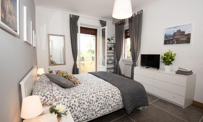 Quartiere XVII Trieste Apartamento | Appartamento Luminoso con vista su Villa Ada