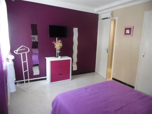 Amelie-les-Bains-Palalda Apartamento | Appartement F2 avec balcon et parking à Amélie-les-Bains, idéal pour 4 personnes - FR-1-703-78