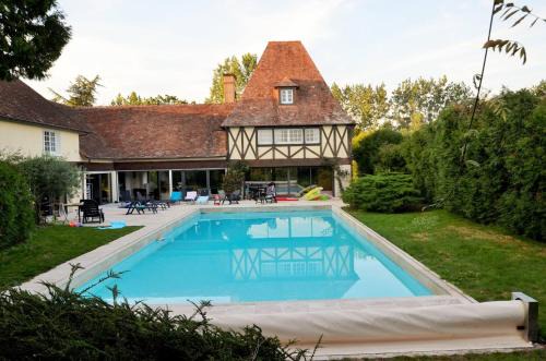 Durtal Apartamento | Appartement à la campagne avec piscine