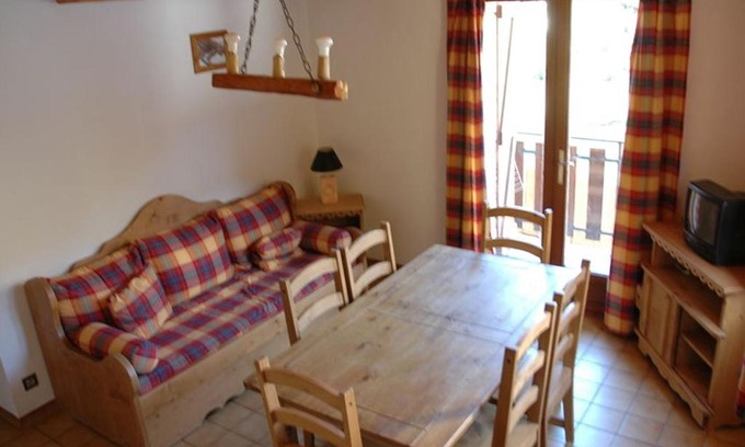 Valloire Apartamento | Appartement 2 chambres, 6 pers, animaux acceptés, balcon, proche parking - FR-1-263-75