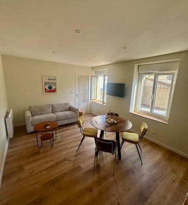 Ville Haute Apartamento | Appartement au coeur de la Ville Fortifiée