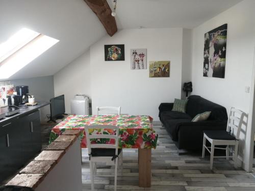 Doue-la-Fontaine Apartamento | Appartement climatisé avec parking privé gratuit