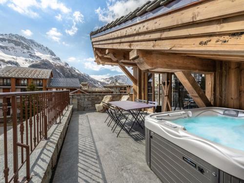 Val-d'Isere Apartamento | Appartement Duplex avec Terrasse, Jacuzzi et Cheminée - Val-d'Isère - FR-1-567-63