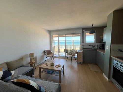 Bernieres-sur-Mer Apartamento | Appartement en bord de mer, 4 pers, Bernières-sur-Mer - FR-1-746-26