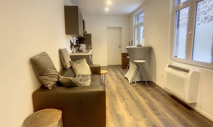 Liege Apartamento | Appartement entre sol 003 Une chambre très cosy