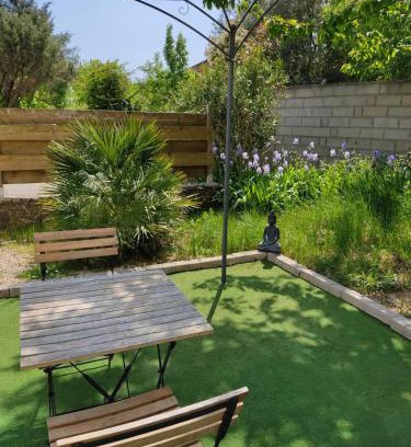 Cannes-et-Clairan Apartamento | appartement indépendant f2 avec terrasse et jardin