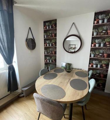 Semur-en-Auxois Apartamento | Appartement moderne centre ville, 5 personnes, 65 m2