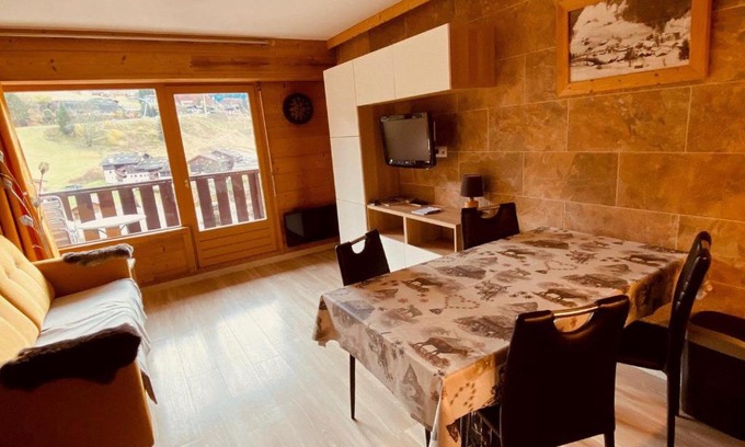La Clusaz Apartamento | Appartement moderne centre village avec balcon et garage - FR-1-459-222